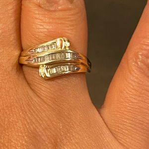 10kt Solid Gold Ring With Natural Baguette Diamonds Size 7.5